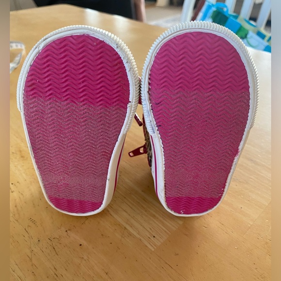 Genuine Kids from Oshkosh Animal Print Pink Canvas High Top Sneaker. SZ 3. - Picture 6 of 13